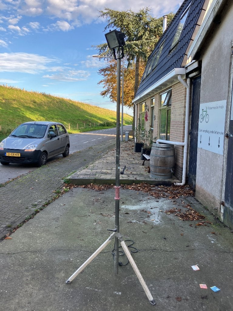 kwaliteit bouwlamp op statief, Ophalen, Gebruikt, Met statief, Lamp met armatuur