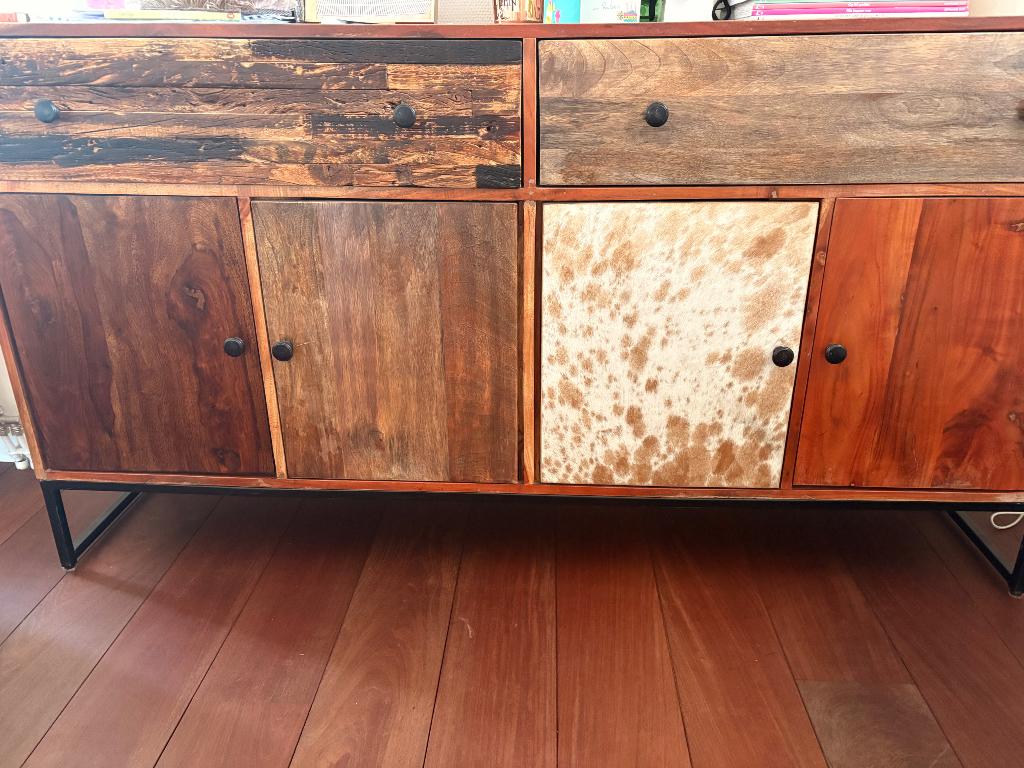 Industrieel dressoir, Huis en Inrichting, Kasten | Dressoirs, Met deur(en), 150 tot 200 cm, Zo goed als nieuw, 25 tot 50 cm
