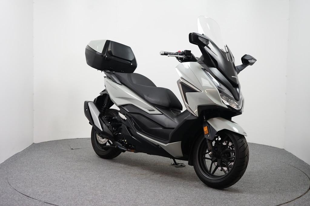 Honda FORZA 350 (bj 2023), Motoren, Motoren | Honda, 330 cc, Bedrijf, Toermotor, ABS
