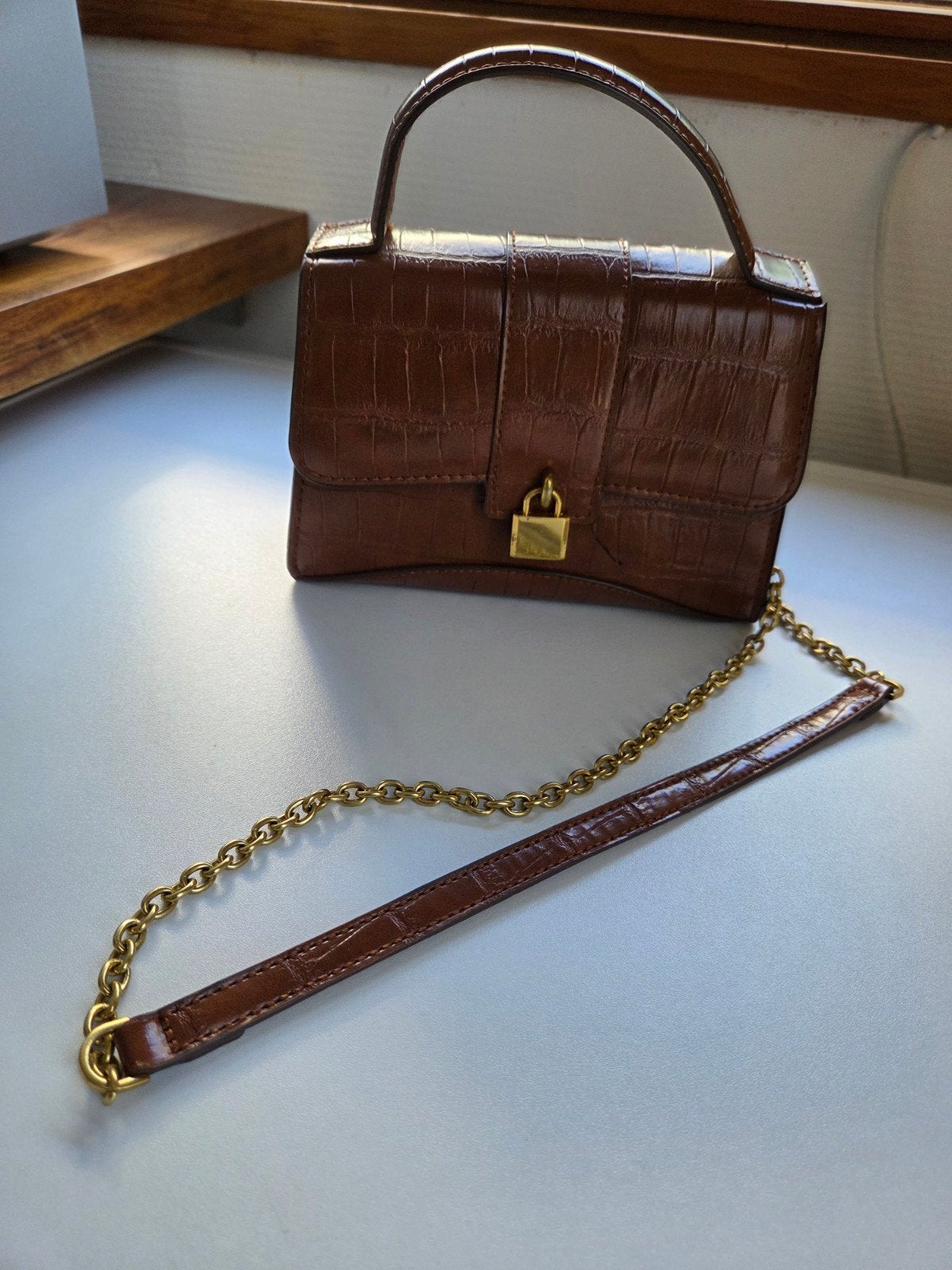 Bruin lederlook crossbody tasje, Ophalen of Verzenden, Zo goed als nieuw, Bruin, Schoudertasje