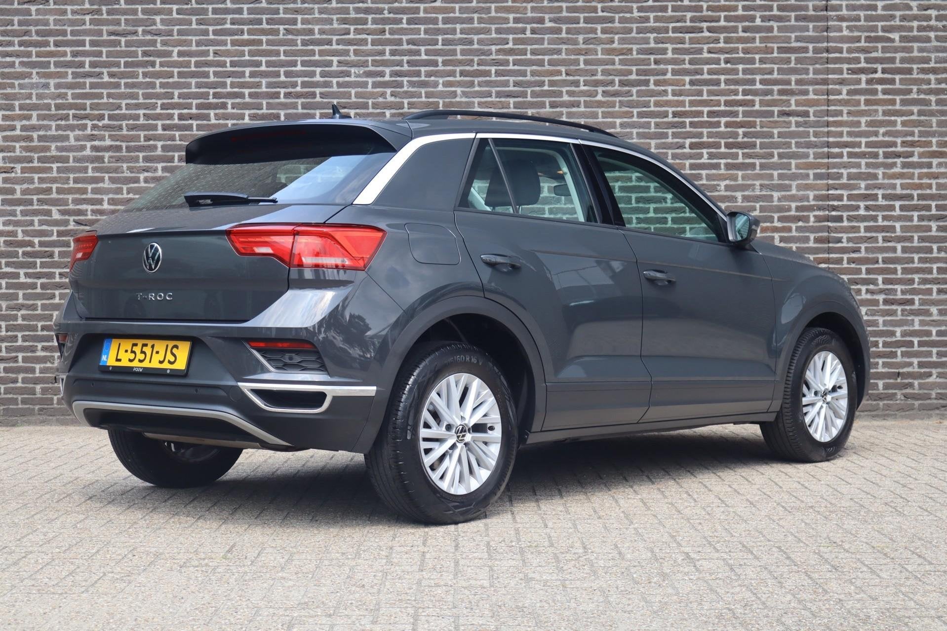 Volkswagen T-Roc 1.0 TSI 110pk Style | Navigatie | Adaptieve, Auto's, Volkswagen, Voorwielaandrijving, 12 maanden, Stof, Gebruikt
