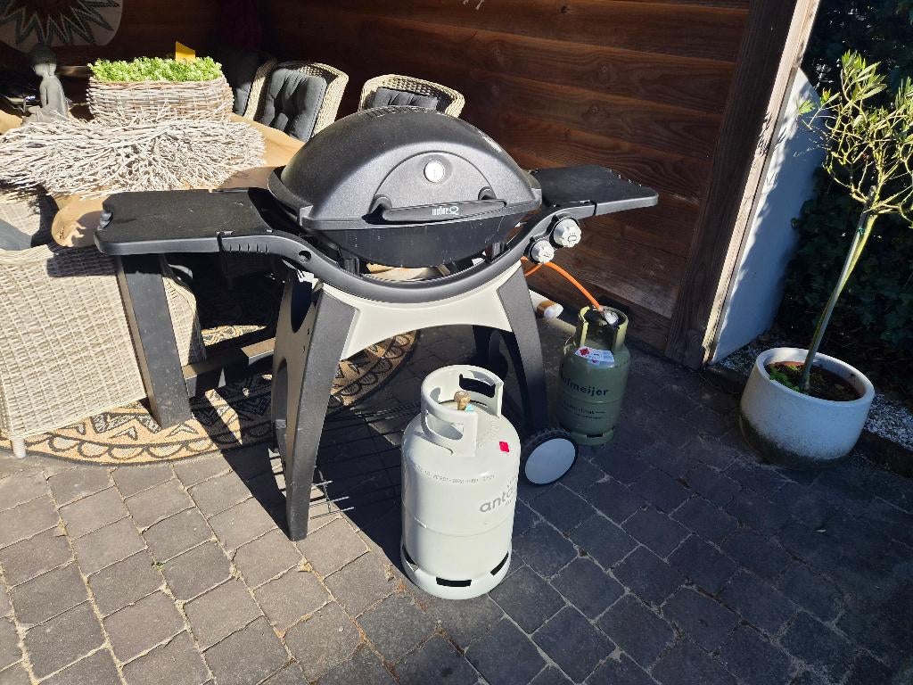 Weber gasbarbeque met 2 gasflessen, Ophalen, Gebruikt, Weber