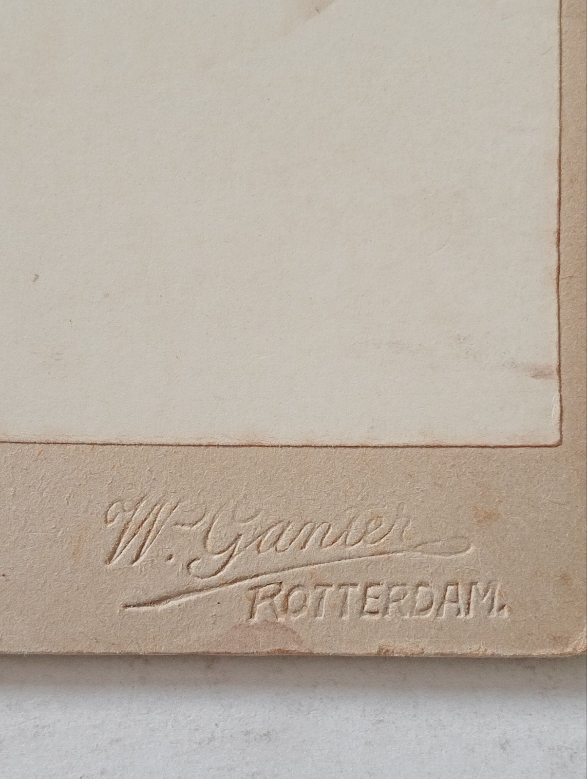 Antieke Carte de Visite Vrouw W.Ganier Rotterdam, Verzamelen, Foto's en Prenten, Ophalen of Verzenden, Voor 1940, Gebruikt, Overige onderwerpen