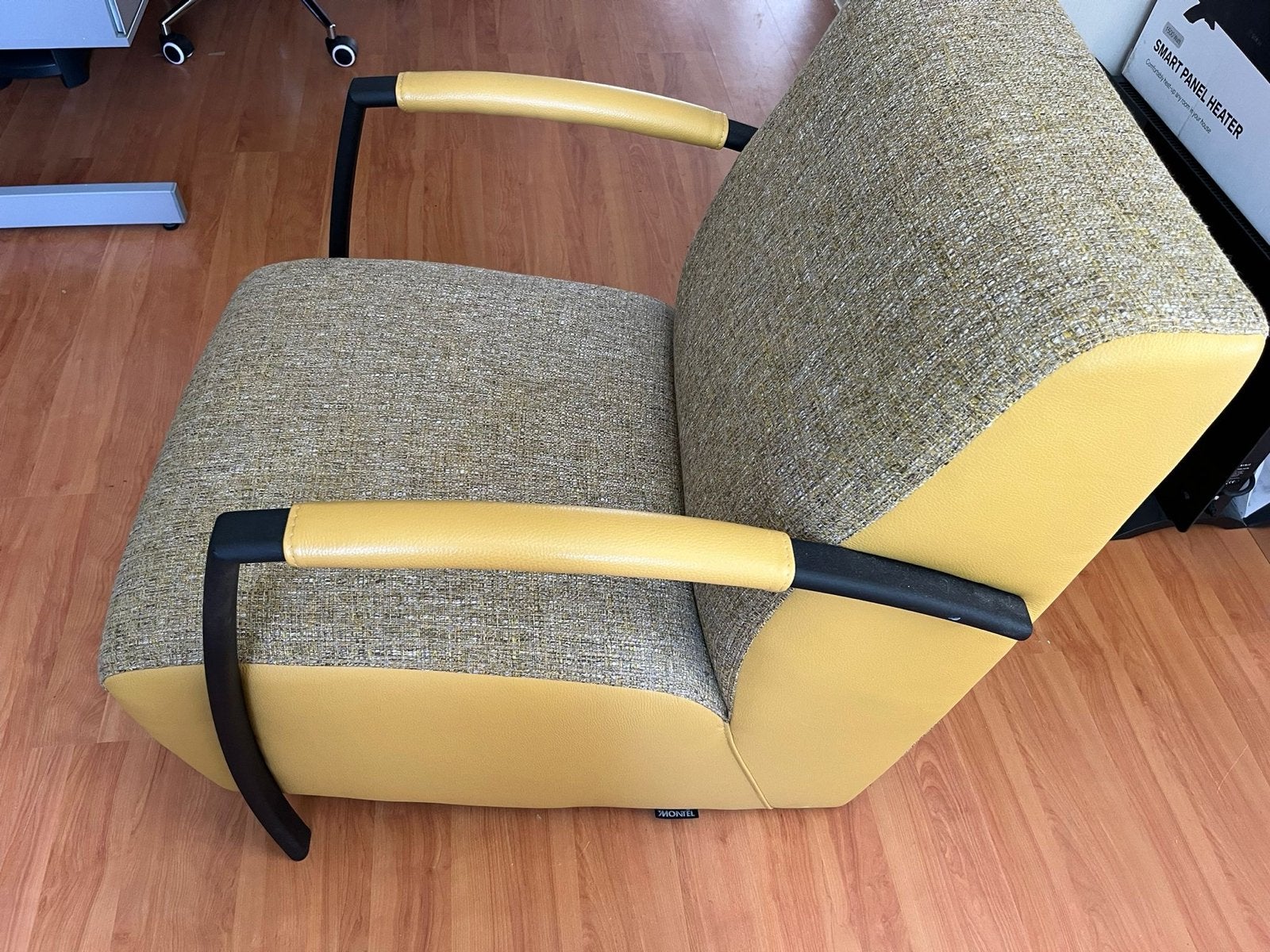 Comfortabele stoel met armleuningen - Geel/Groen van Montel, Ophalen, Gebruikt, 75 tot 100 cm, Stof