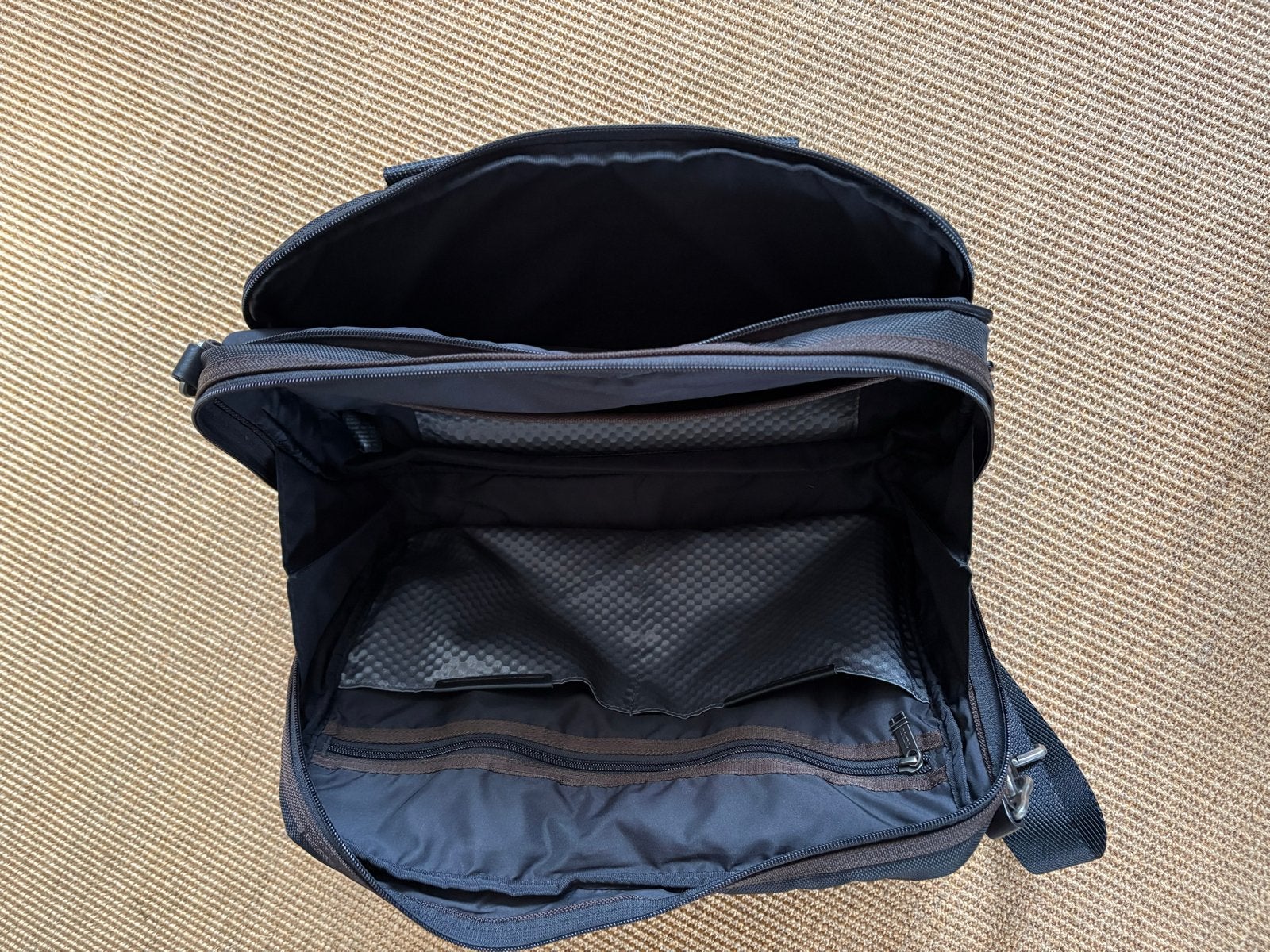 Foto 5 van Tumi Laptoptas - Bruin/Zwart, Zo goed als nieuw