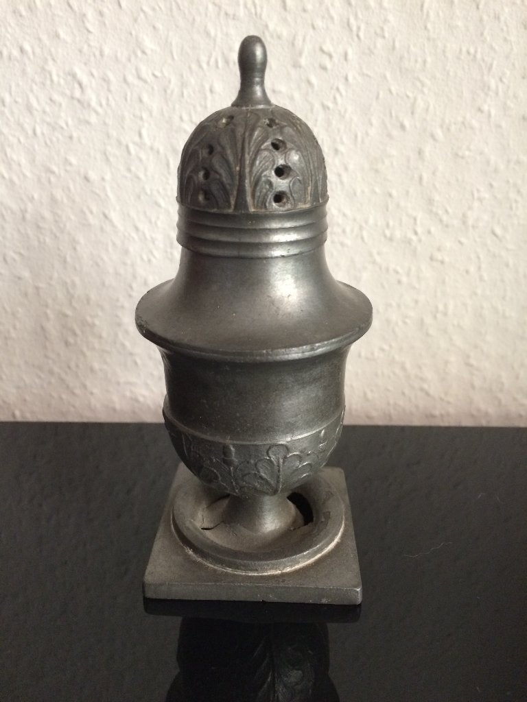 Een antieke tinnen peperstrooier, 19 eeuw., Ophalen of Verzenden