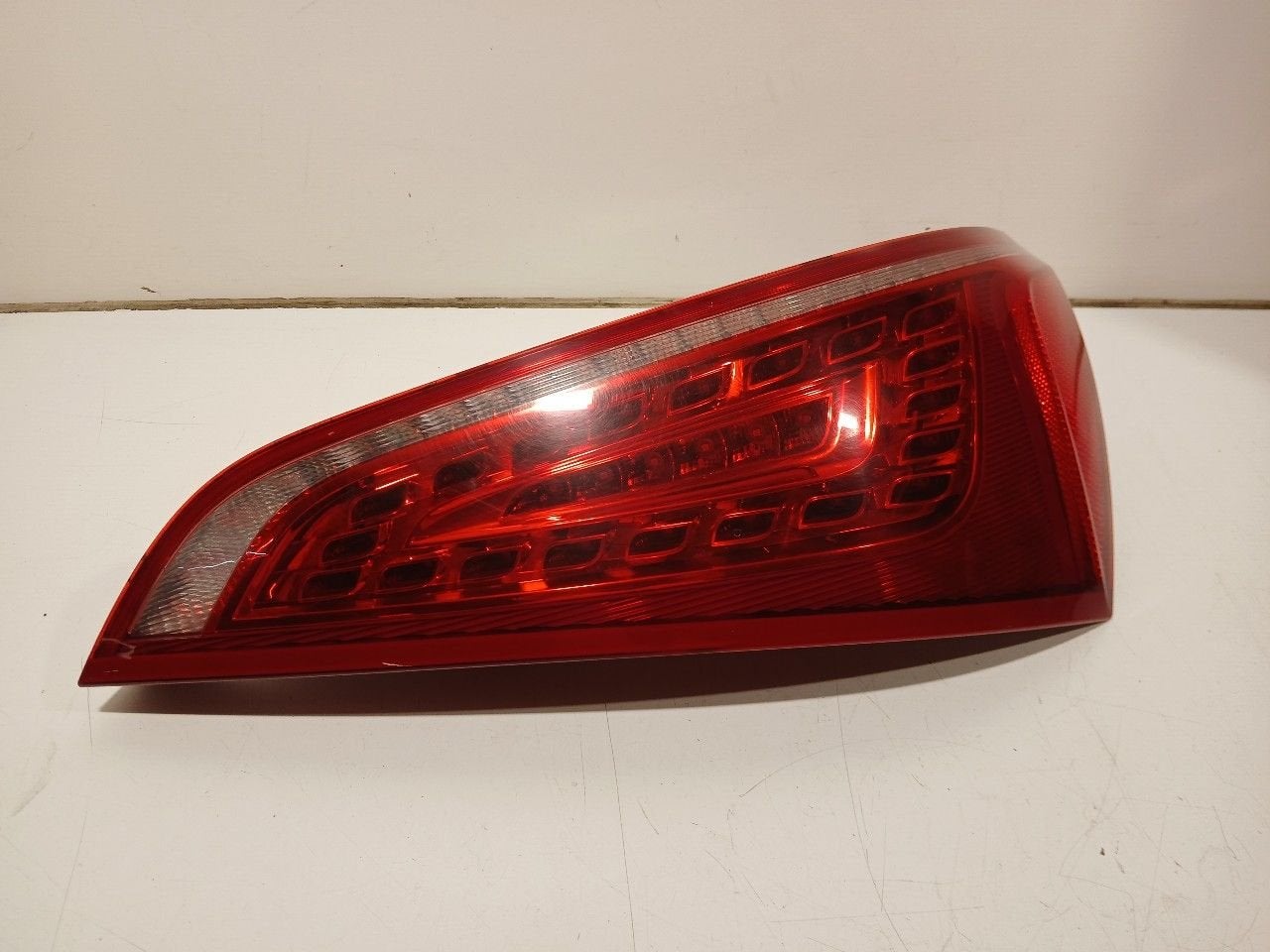 Achterlicht carrosserie rechts Audi Q5, Auto-onderdelen, Onderdelen@venauto.nl, Van der Ven Autorecycling B.V., Gebruikt, Ettenseweg 76, 4706 PB Roosendaal, The Netherlands