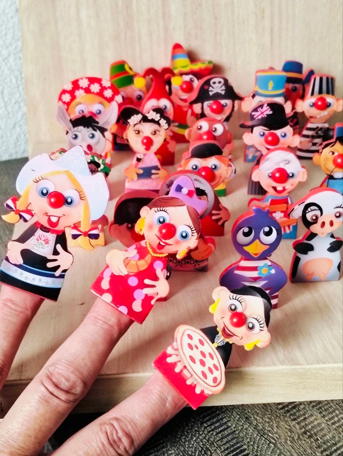 Efteling Carnaval Festival vingerpoppetjes - figuren, Ophalen of Verzenden, Zo goed als nieuw, Beeldje of Poppetje