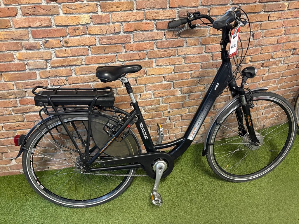 Foto 2 van Fietshokje Hoofddorp: Curtis In Motion Dames E-Bike