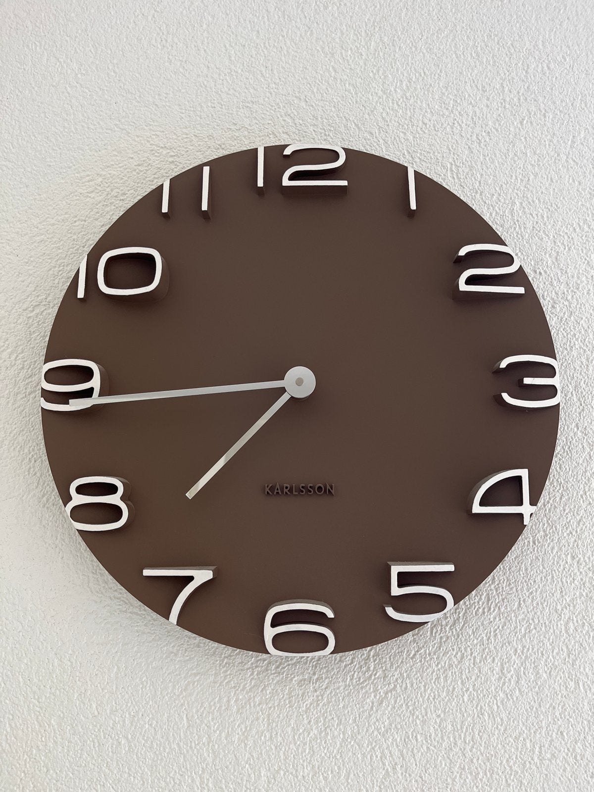 Moderne bruine Karlsson wandklok - 40 cm, Ophalen, Wandklok, Bruin, Analoog