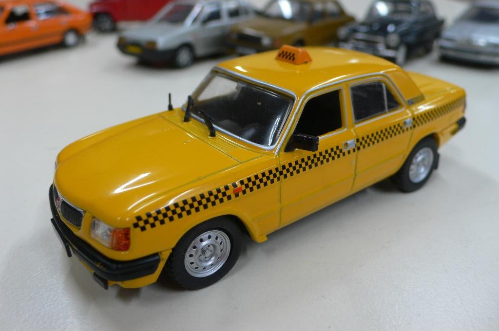 volga 3110 -  taxi leningrad -  1/43 - mist 1 buitenspiegel-, Verzenden, Gebruikt, Auto, Overige merken