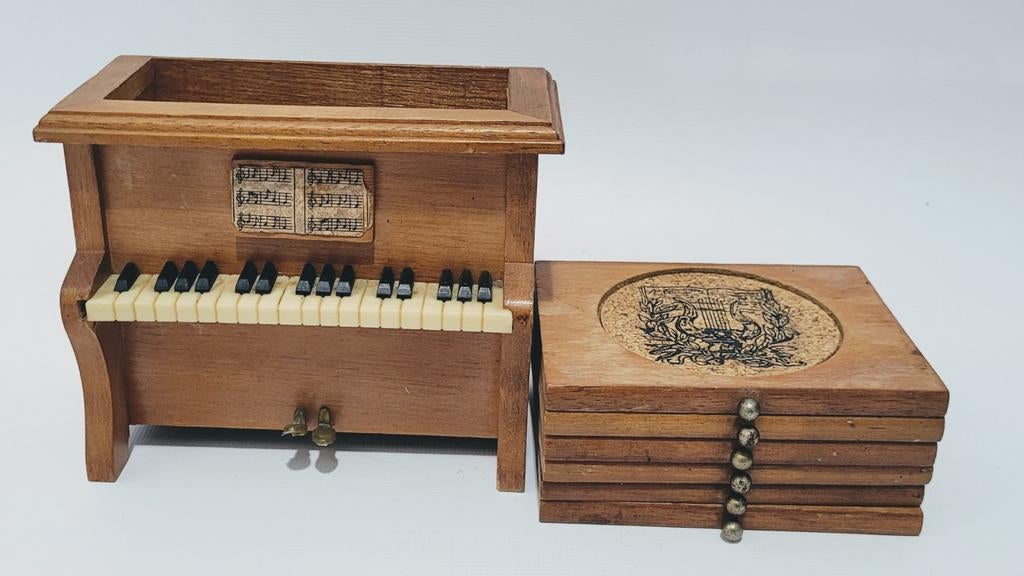 Miniatuur houten piano met onderzetters, Ophalen of Verzenden, Gebruikt, Bruin, Overige typen