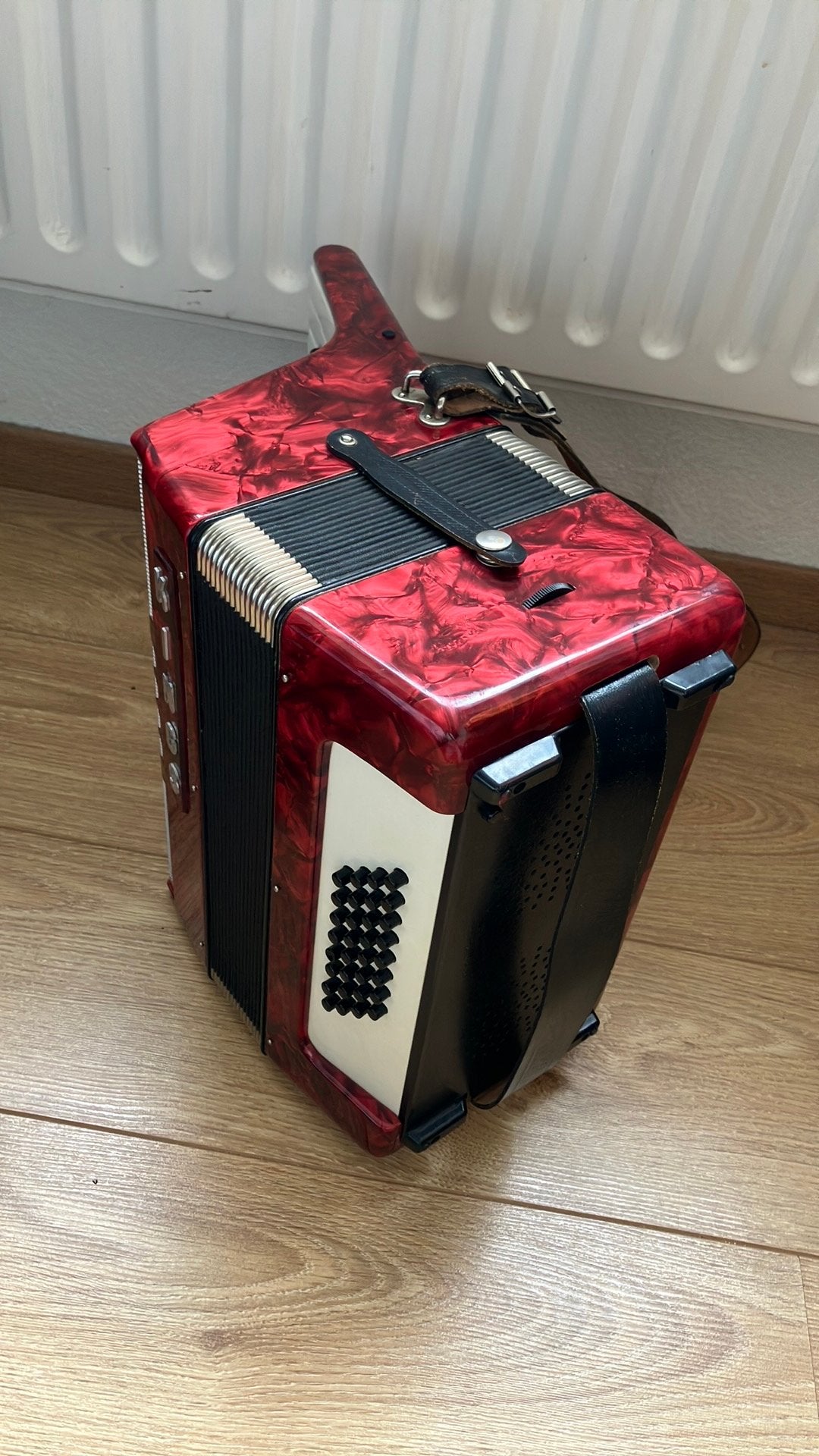 Goed werkende & mooie accordeon te koop, Muziek en Instrumenten, Accordeons, Gebruikt, 32-bas, Met koffer, Toetsaccordeon
