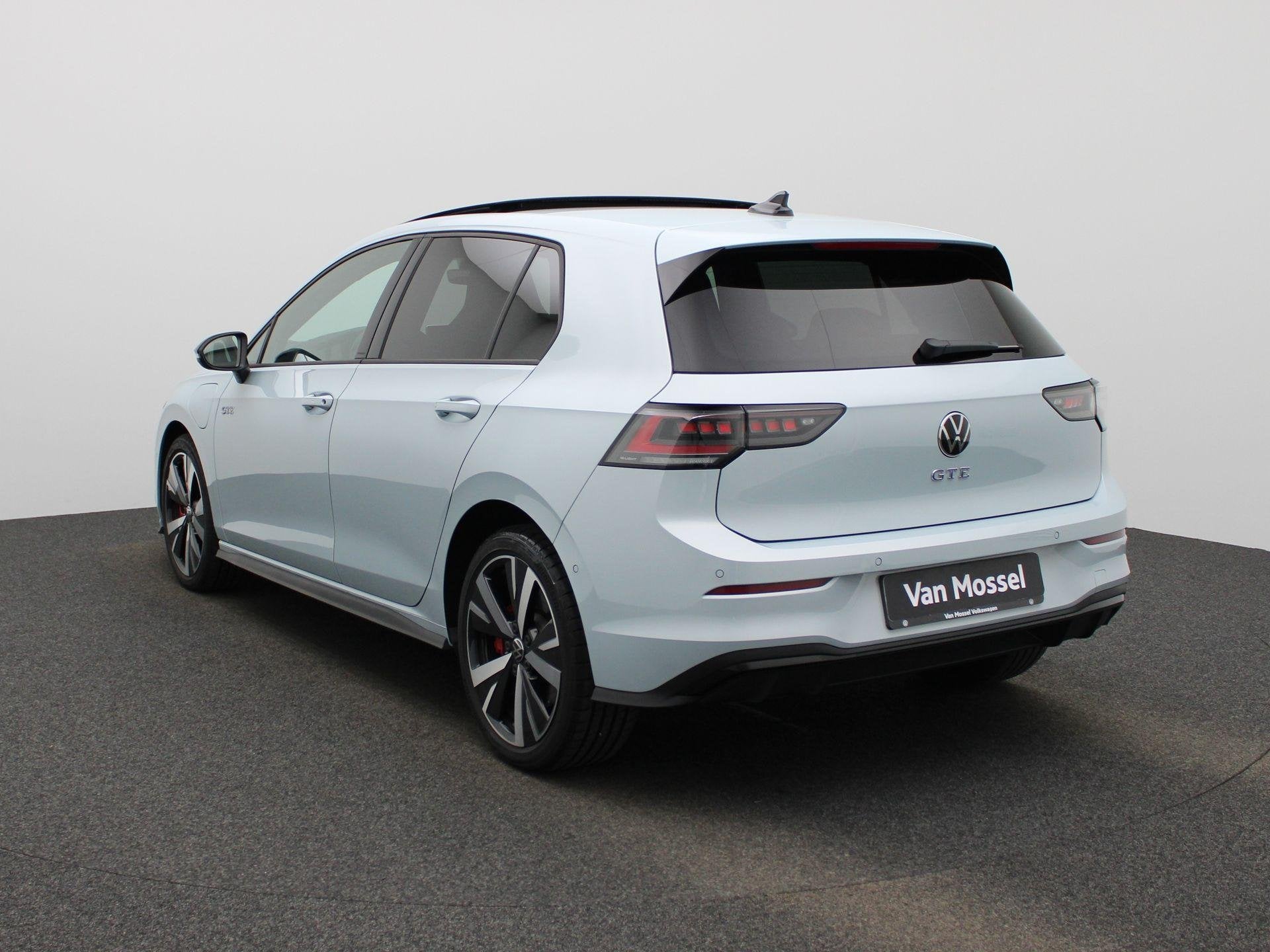 Volkswagen Golf 1.5 eHybrid GTE 272 PK | Panoramadak | Trekh, 12 maanden, Stof, 4 cilinders, 26 kWh