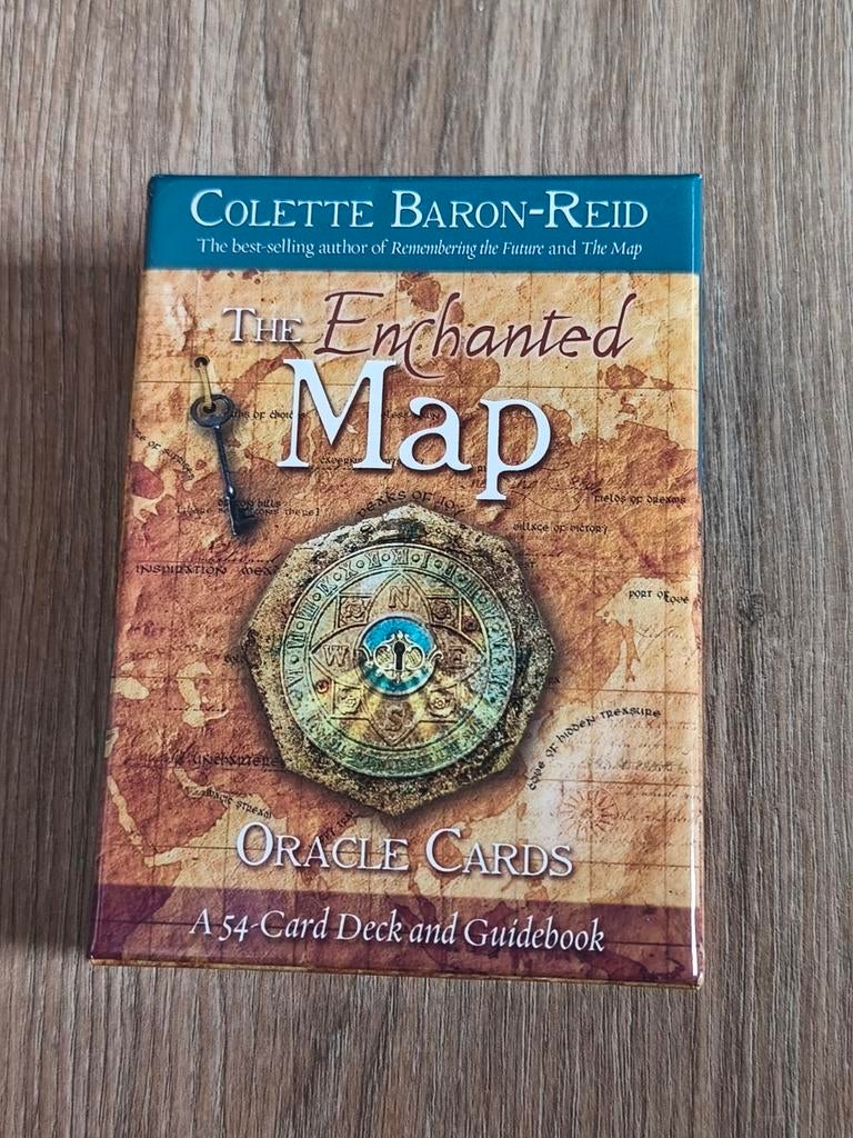 The Enchanted Map Oracle Cards, Ophalen of Verzenden, Zo goed als nieuw, Tarot of Kaarten leggen, Overige typen