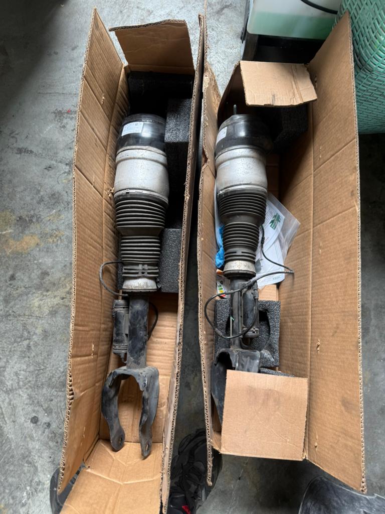 Luchtveringen Mercedes A1663201413 / A1663205166, Ophalen, Gebruikt, Mercedes-Benz