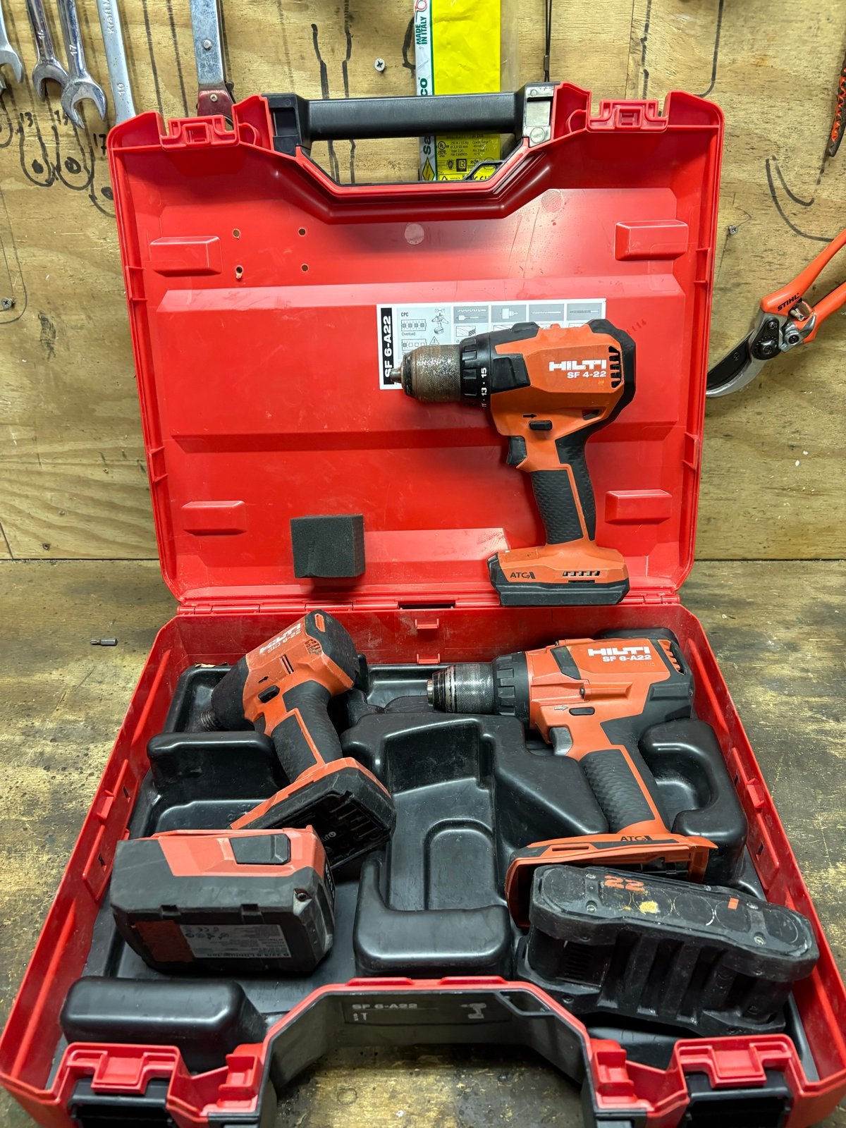 Hilti Boormachine Set met 2 Accu's, Gebruikt, ., Ophalen of Verzenden, Boor- en Schroefmachine