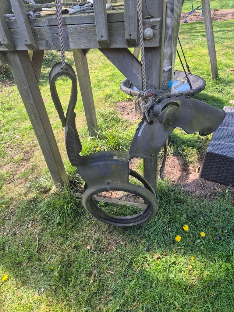 schommelpaard van gerecycle banden, Kinderen en Baby's, Speelgoed | Buiten | Speeltoestellen, Ophalen, Gebruikt, Schommel