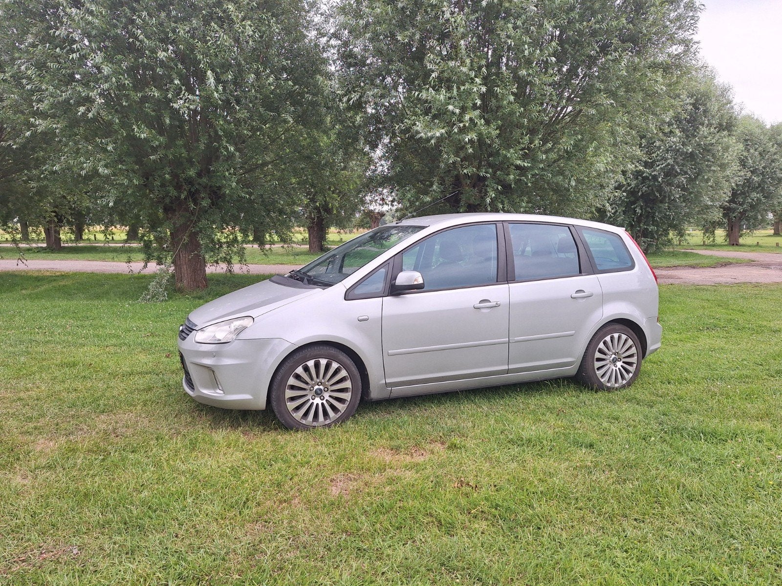 Keurige Ford C-max uit 2010. APK tm 16-6-2027., 145 pk, Stof, Zwart, 1200 kg