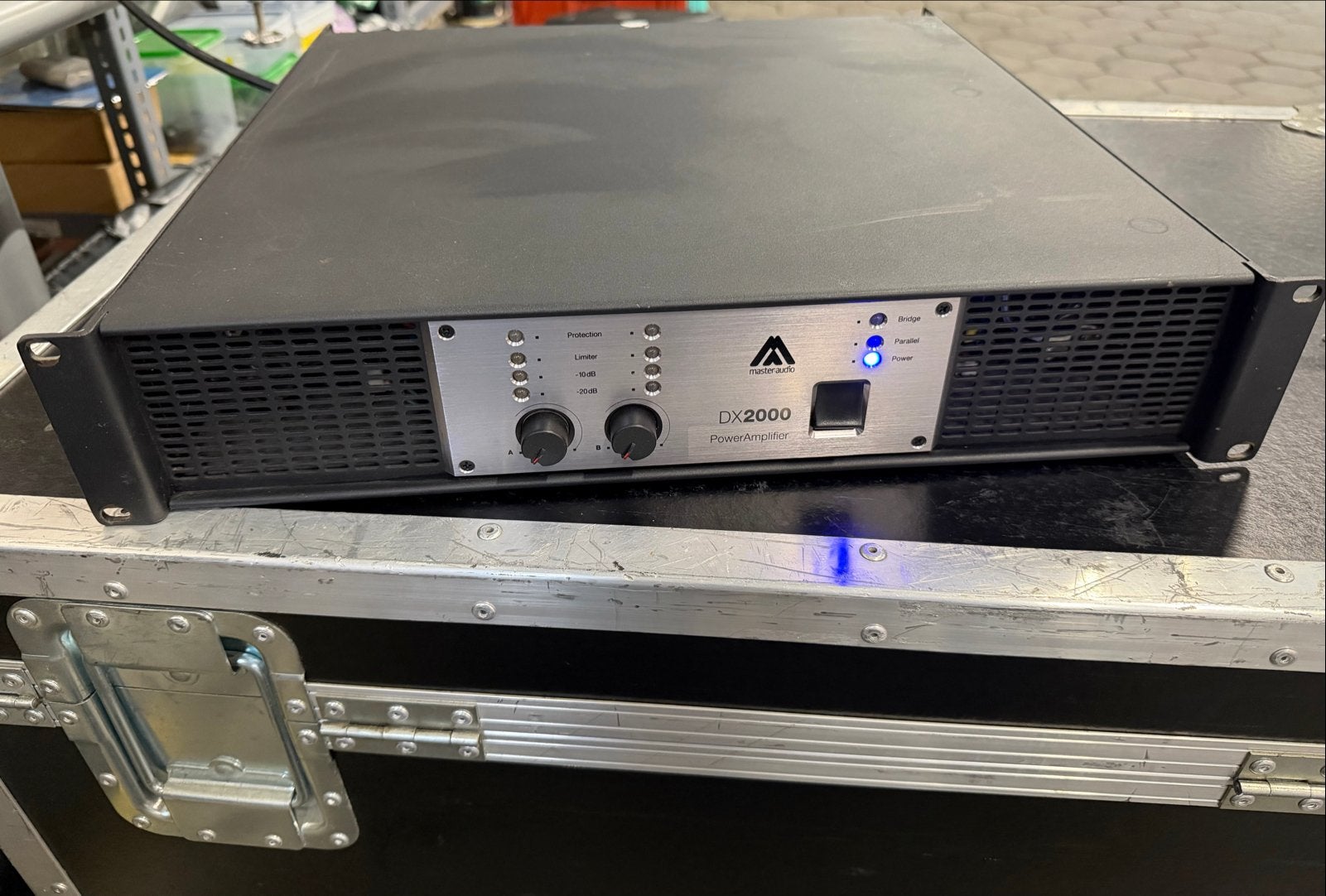 Master Audio DX2000 Power Amplifier - Zo goed als nieuw, Ophalen of Verzenden, Zo goed als nieuw, 1000 watt of meer, P.A.