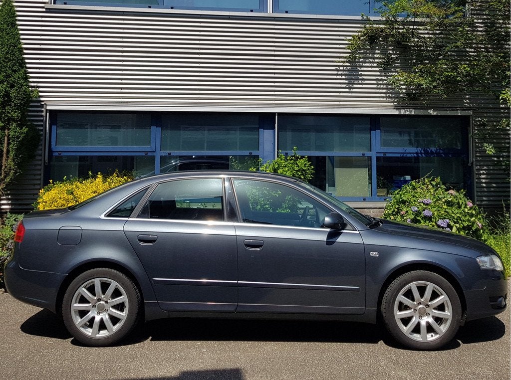 Audi A4 Limousine 2.0 157.602Km Navi BlueTooth Cruise 17", Auto's, Audi, Voorwielaandrijving, Stof, Gebruikt, 4 cilinders