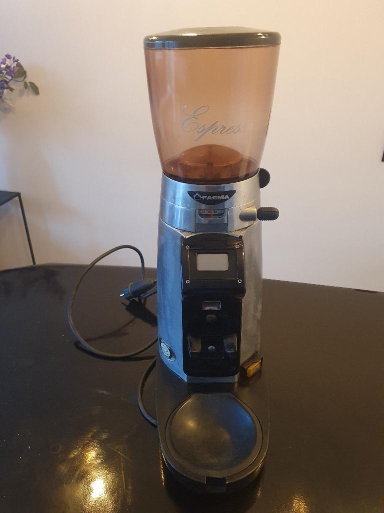 koffie / epsresso molen, Gebruikt, 10 kopjes of meer, Koffiemachine, Ophalen of Verzenden