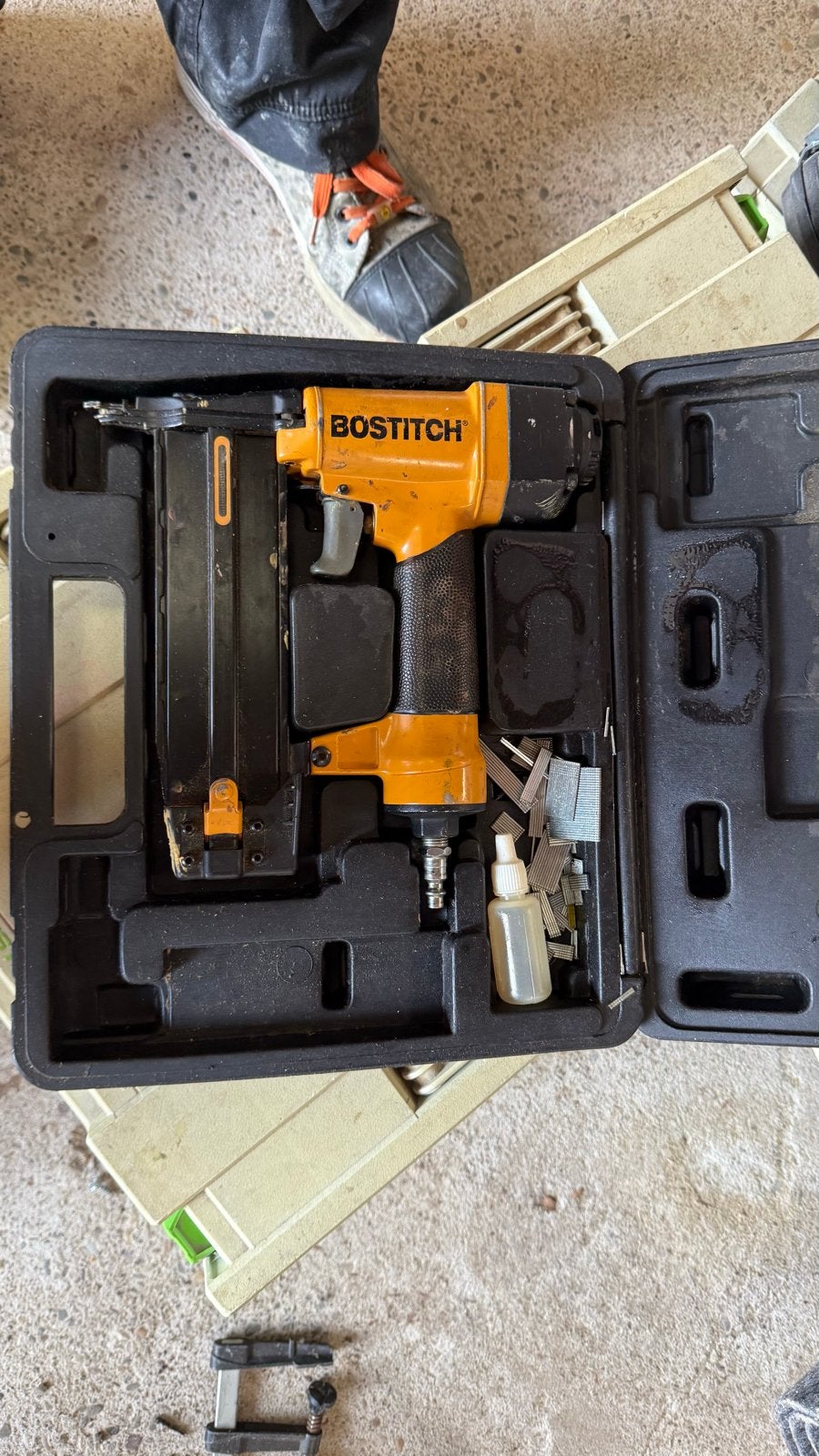 Bostitch tacker in koffer met toebehoren, Ophalen, Gebruikt