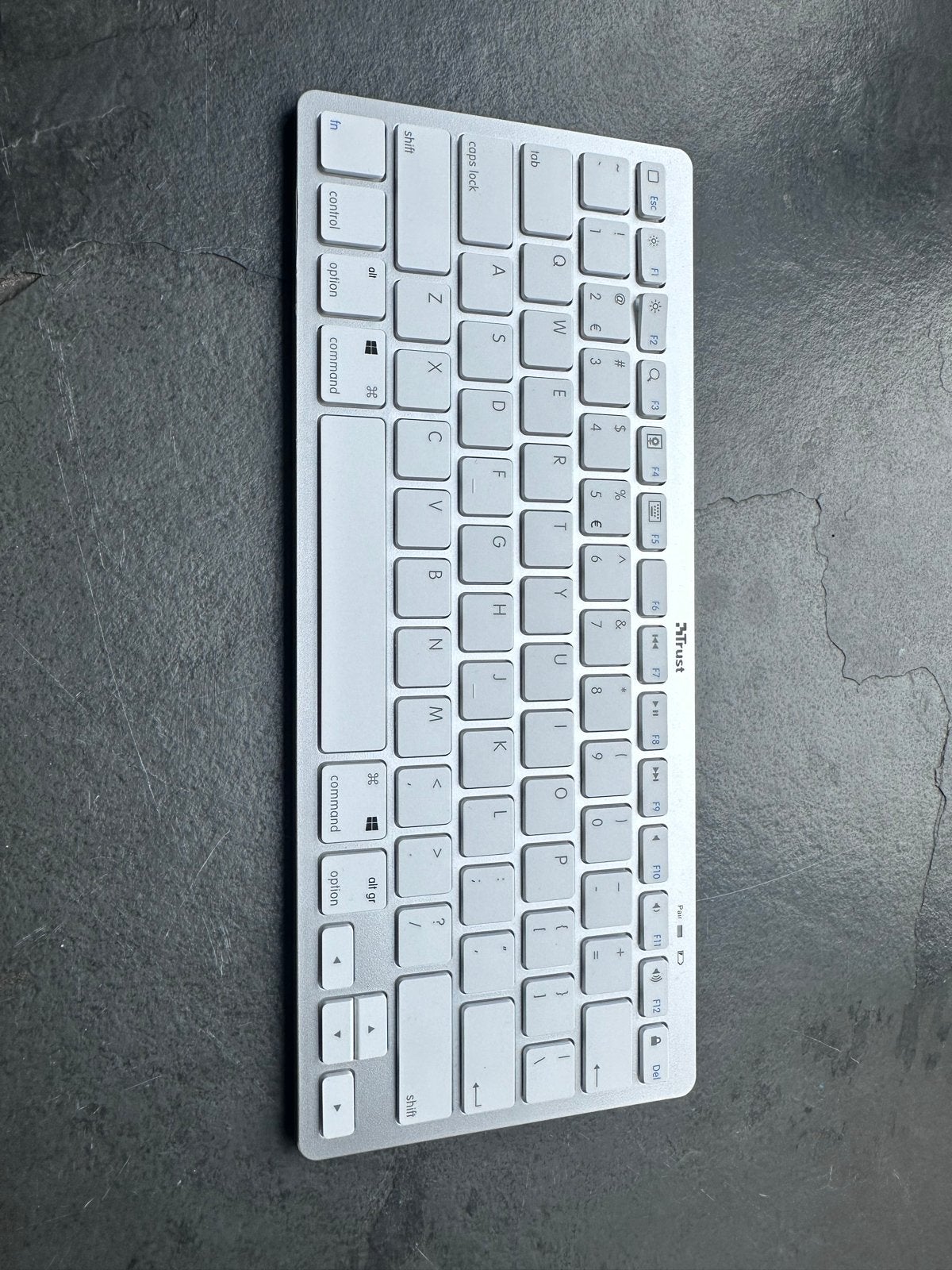Trust Nado Bluetooth Toetsenbord - Draadloos QWERTY, Ophalen of Verzenden, Qwerty, Zo goed als nieuw, Draadloos