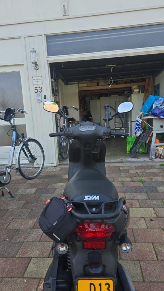 Bromscooter 50 cc sym orbit 2, Fietsen en Brommers, Scooters | SYM, Ophalen, Zo goed als nieuw, Benzine, Orbit