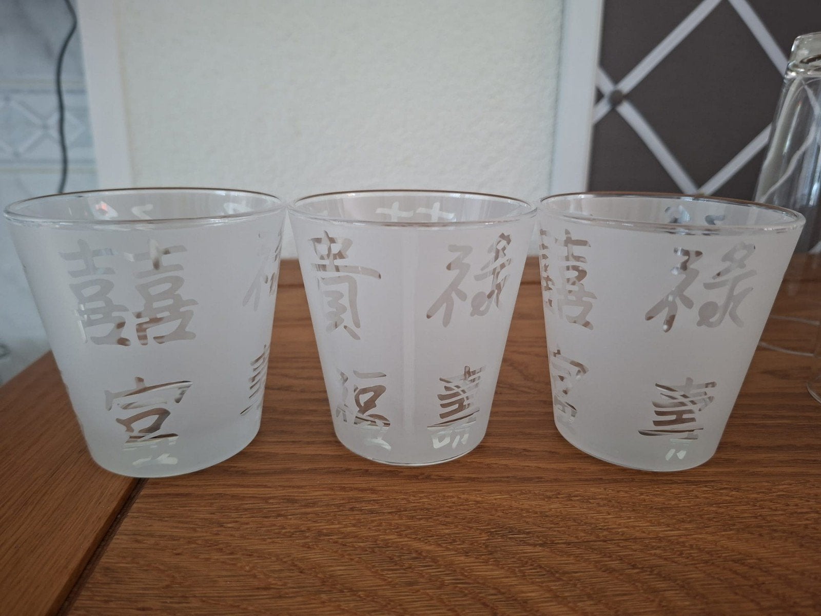 3 glazen met chinezen tekens, Ophalen, Glas of Glazen, Overige stijlen, Glas