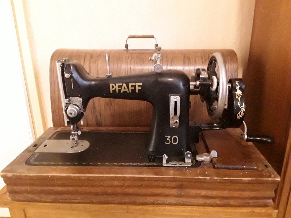 Antieke naaimachine, Ophalen