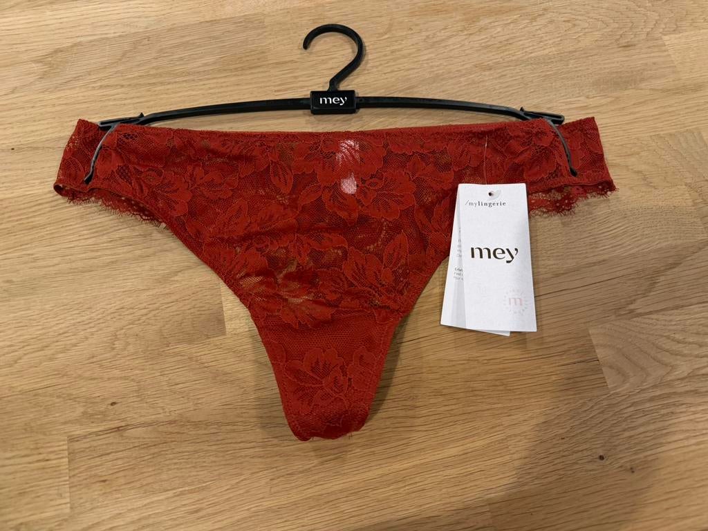 Mey string 42 NIEUW!! Nu €10, Ophalen of Verzenden, Rood, String