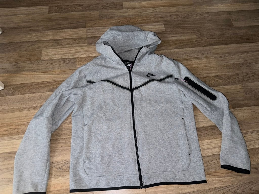 Nike tech vest L grijs grijze zwart jas, Maat 52/54 (L), Verzenden, Nike, Grijs