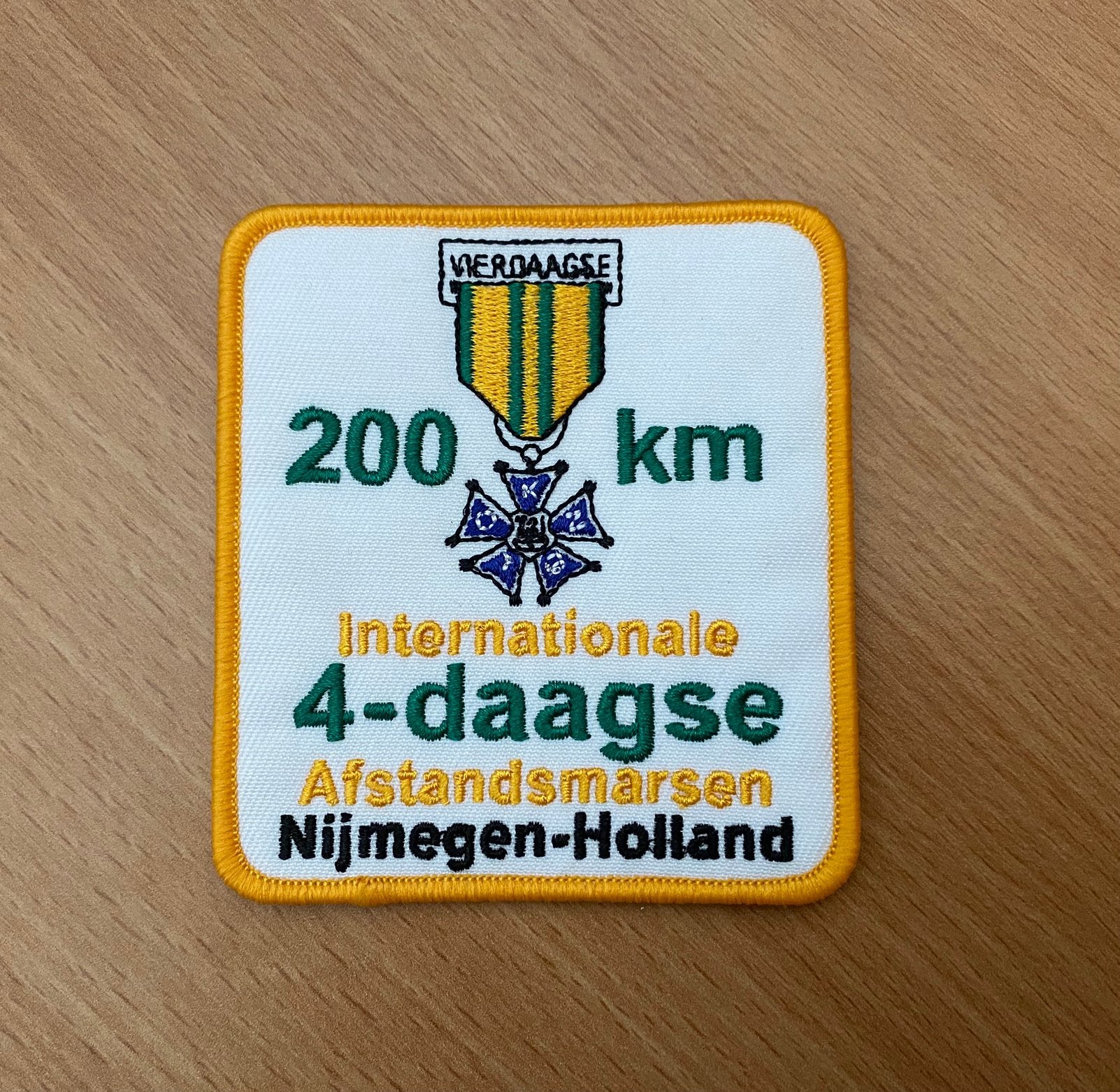 Badge Vierdaagse Nijmegen 200 km, Verzenden, Nederland, Embleem of Badge