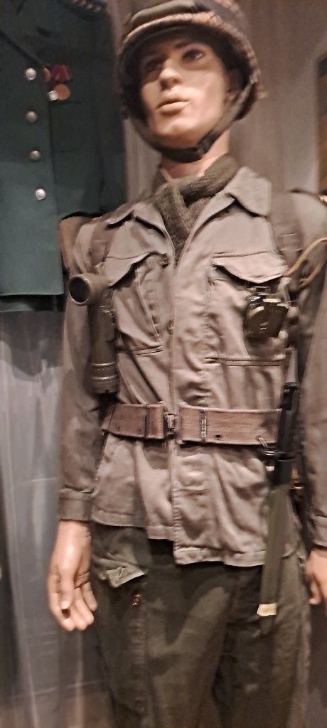 Militair uniform op paspop, Verzamelen, Ophalen, Landmacht, Amerika, Mes of Dolk