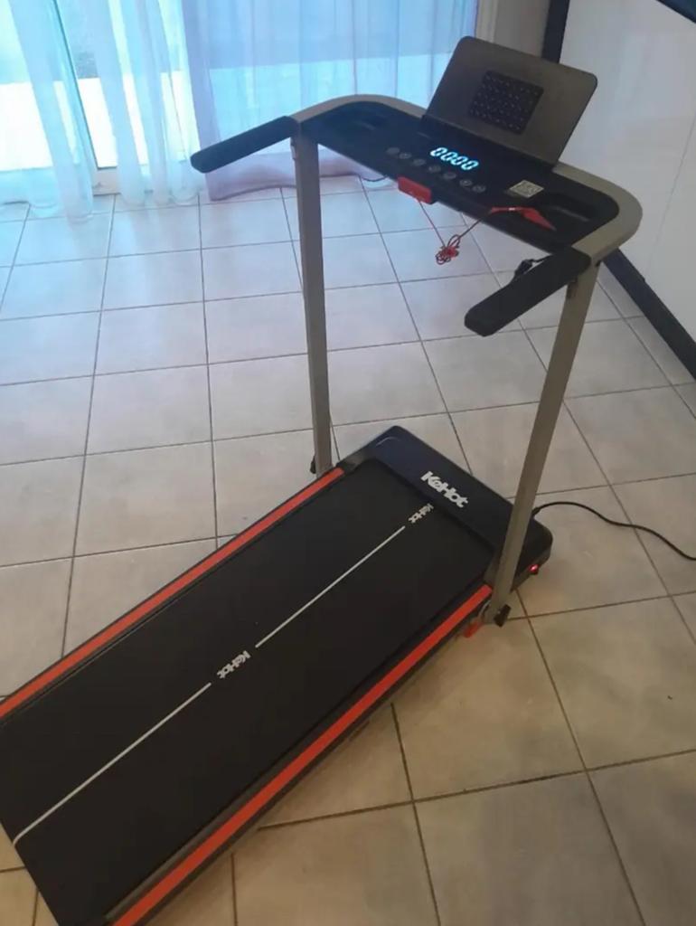 Nieuwe loopband met helling tot 9 graden, Sport en Fitness, Ophalen, Nieuw, Benen, Loopband
