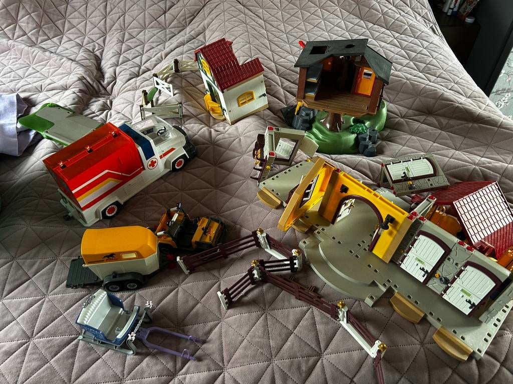 Playmobil boomhut, manege en meer, Ophalen, Zo goed als nieuw