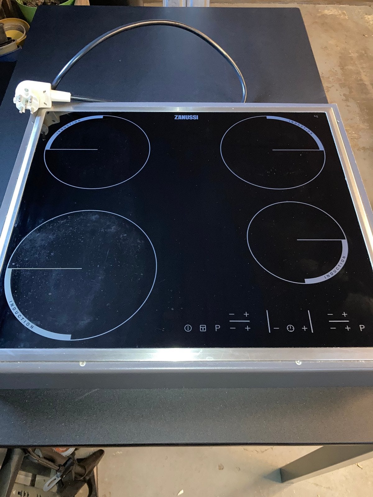 Zanussi inductiekookplaat vier kookzones inbouw/vrijstaand, Ophalen, Gebruikt, Inductie, 4 kookzones