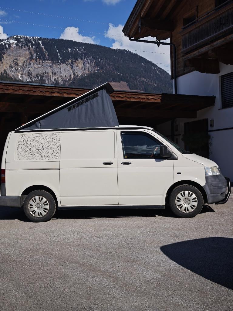 Volkswagen Transporter T5 Camper (Nieuwe APK), Caravans en Kamperen, Airbags, Ringverwarming, Koelkast, Volkswagen