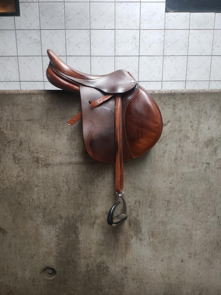 Cognac springzadel, Dieren en Toebehoren, Ophalen, Springen