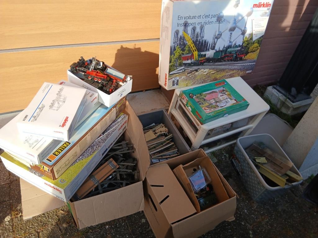 Grote partij model treinen en treinspoor, Ophalen, Wisselstroom, Märklin, Gebruikt