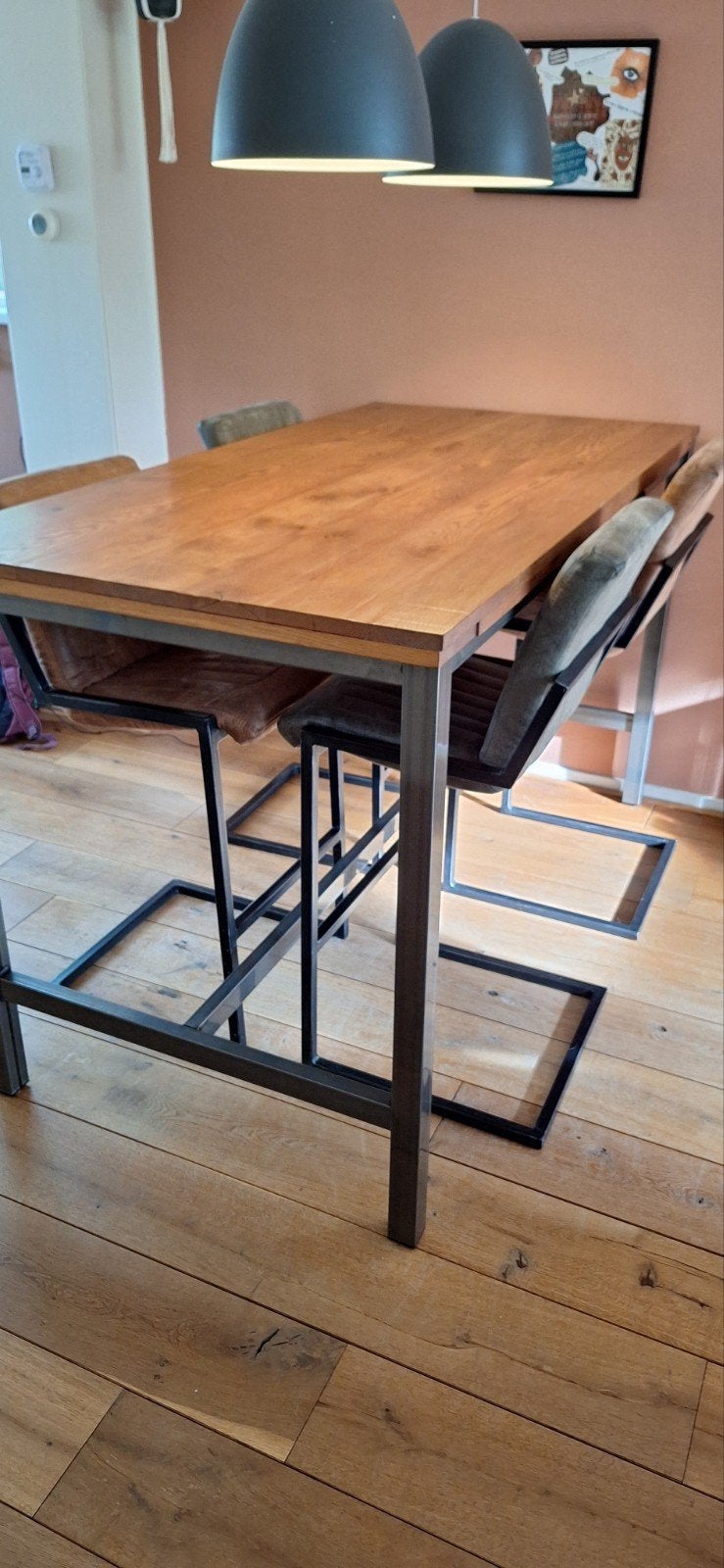Robuuste bartafel met 4 barkrukken - Eikenhout en metaal, Huis en Inrichting, Ophalen, Gebruikt, Industrieel, Modern, 50 tot 100 cm