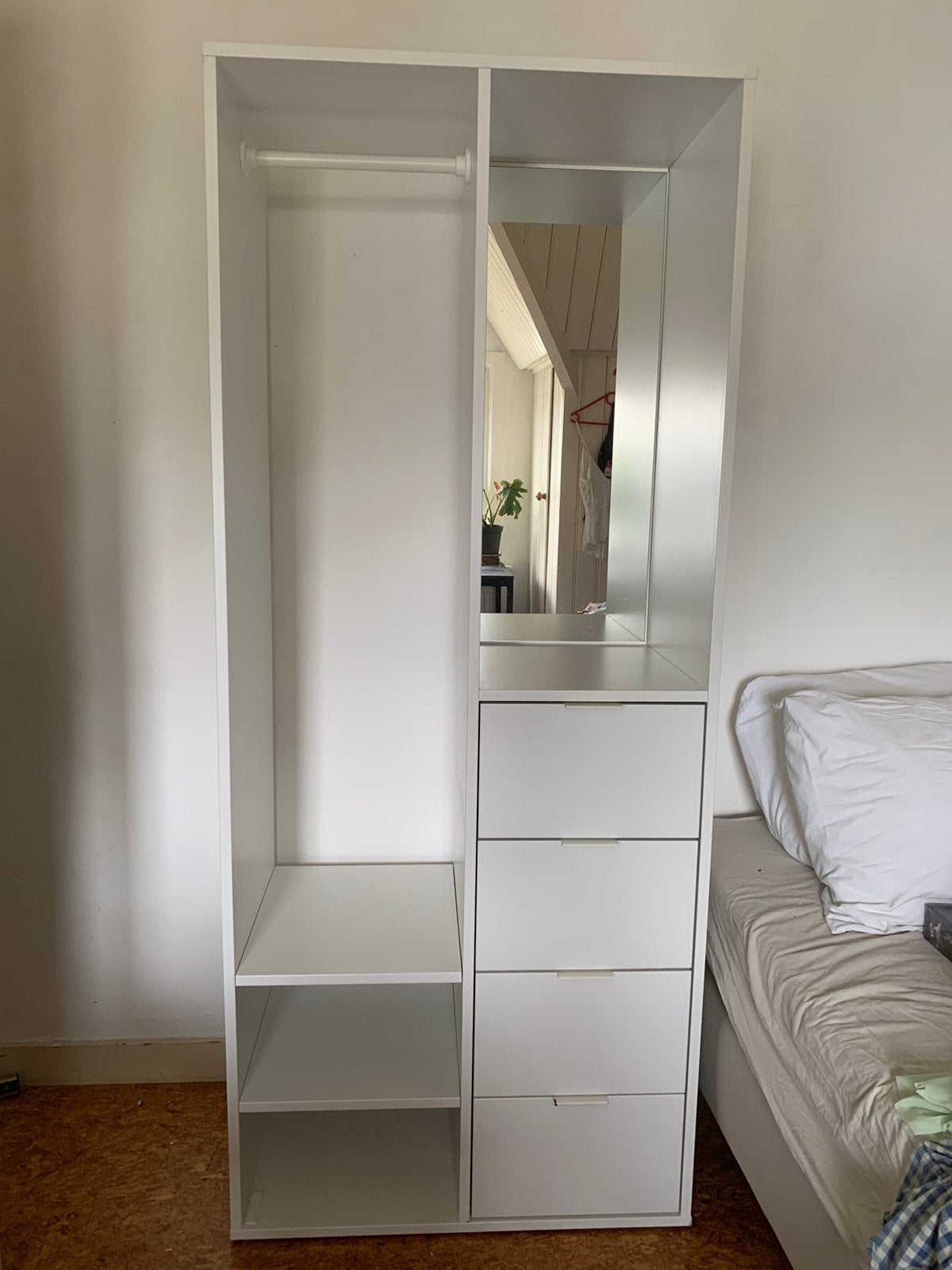 Ikea sundlandet kledingkast met spiegel, Huis en Inrichting, Kasten | Kledingkasten, Ophalen, 100 tot 150 cm, Zo goed als nieuw