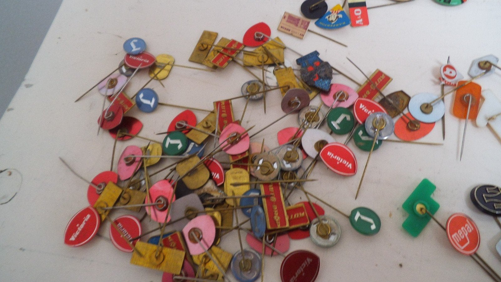 Vintage speldjes en buttons, Ophalen of Verzenden, Gebruikt, Overige onderwerpen