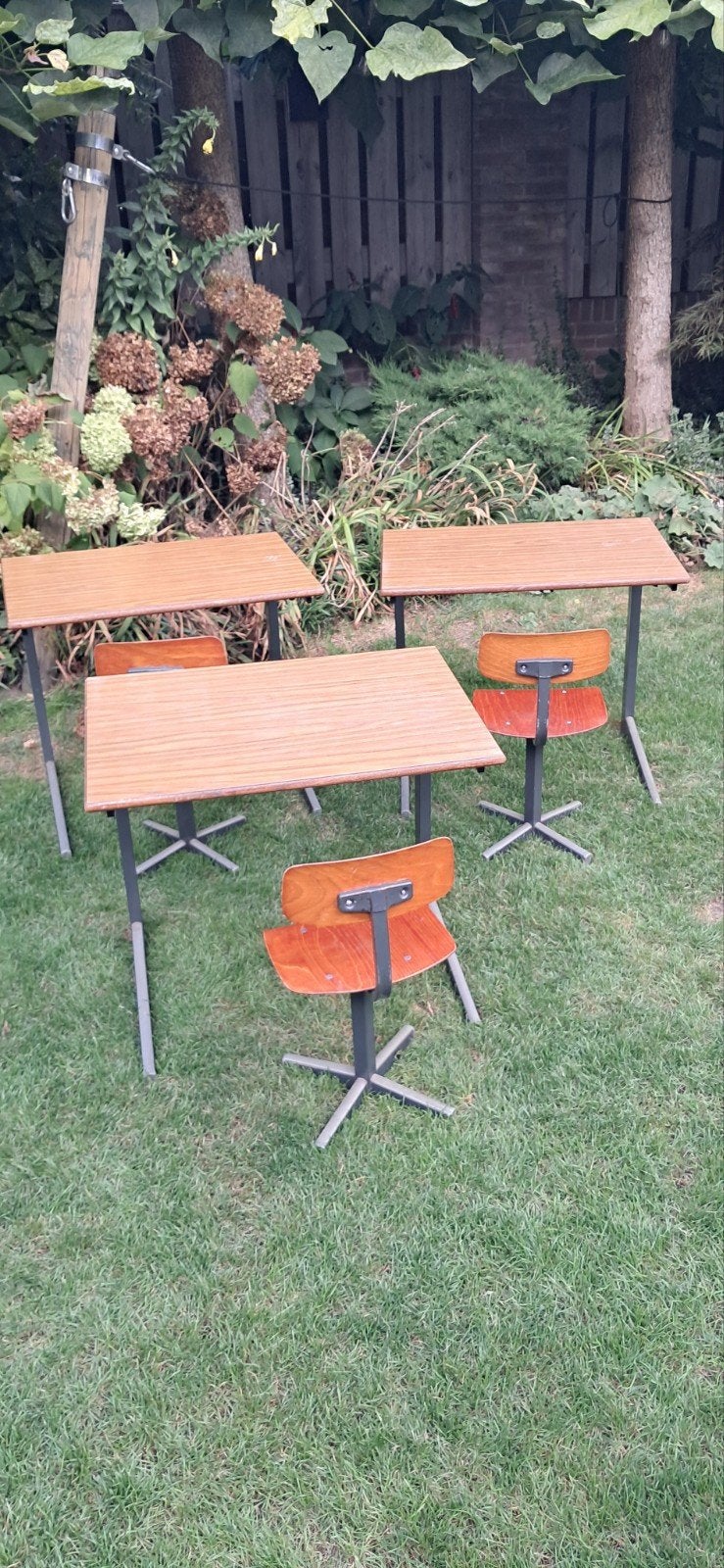 Vintage schoolbureau en stoel set - 3 sets beschikbaar, Antiek en Kunst, Ophalen