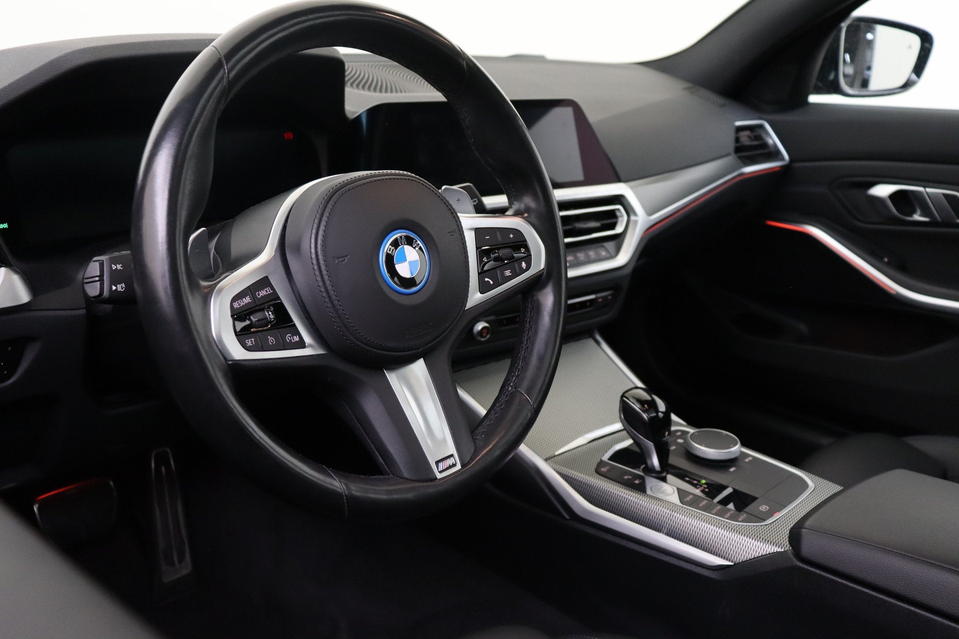 BMW 3 Serie Touring 330e High Executive M-Sport Automaat / P, Auto's, Achterwielaandrijving, Gebruikt, Met garantie (alle), Alcantara