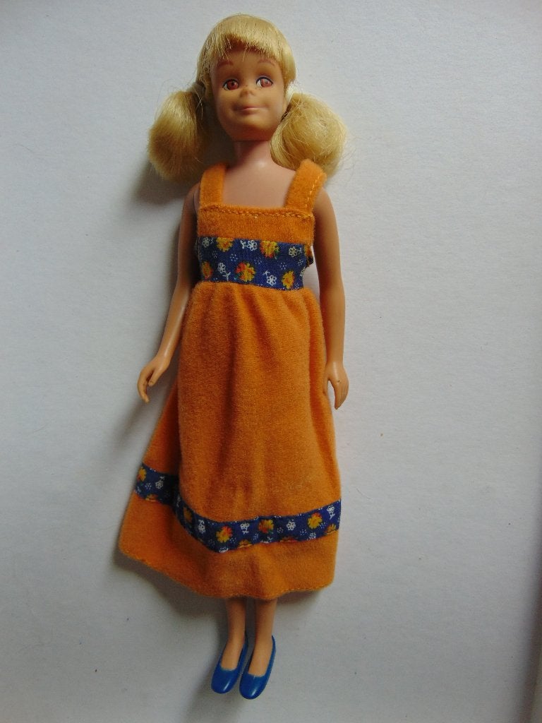 Mooie Skooter Barbie poppen Blond donker rood Japan, Verzamelen, Poppen, Ophalen of Verzenden, Zo goed als nieuw, Pop