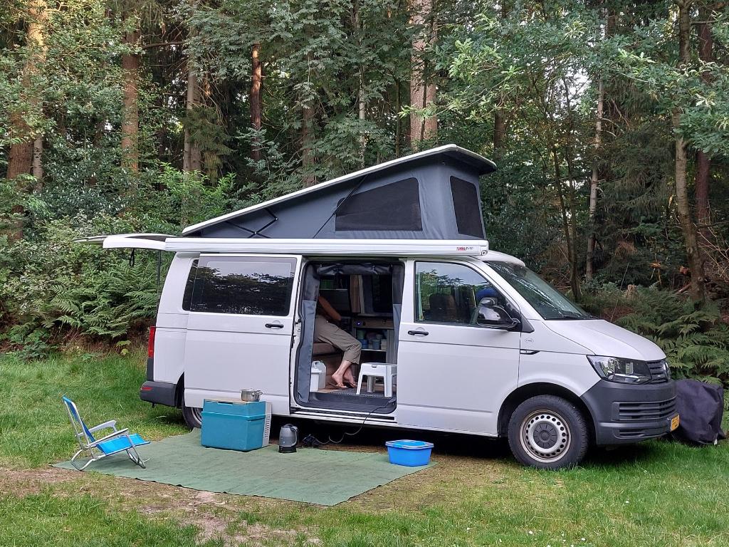 Benzine VW-camper L2 uit 2017 met 132 d km, Caravans en Kamperen, Campers, Buscamper of Camperbus, Volkswagen, Particulier, Koelkast