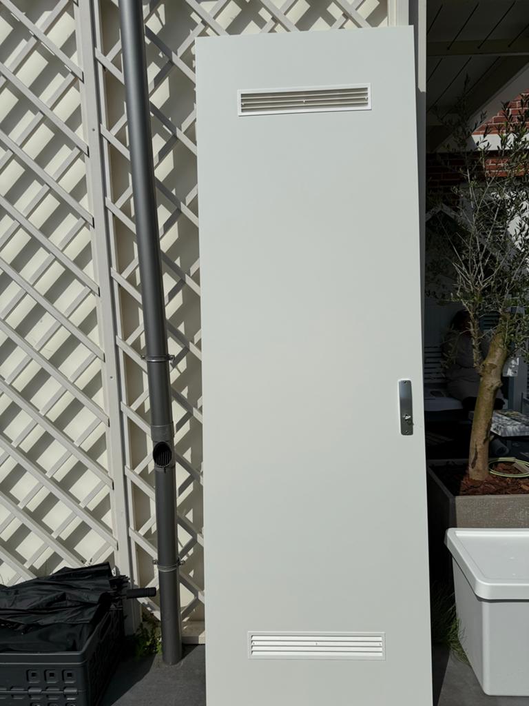 Witte deur met Ventilatie met sleutel, Doe-het-zelf en Verbouw, Deuren en Horren, Ophalen, Minder dan 80 cm, 215 cm of meer, Binnendeur