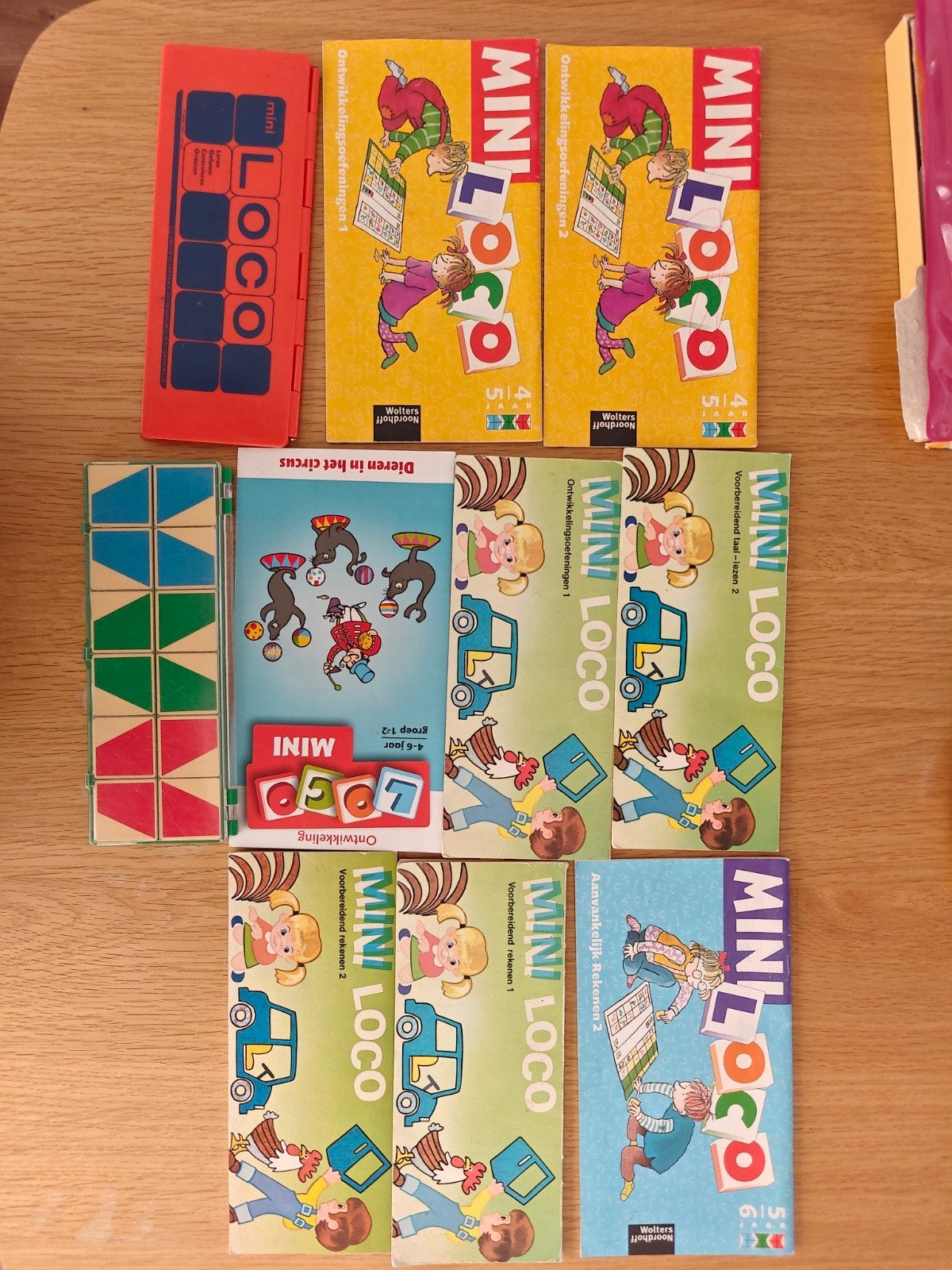 Mini Loco pakket met basisdoos en diverse boekjes, Ophalen, Gebruikt, Taal en Lezen